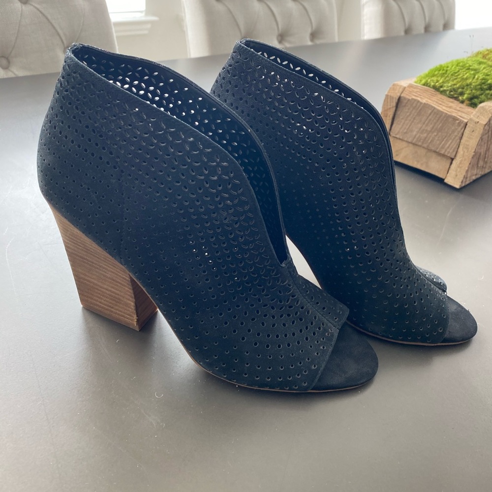 Vince camuto black bootie